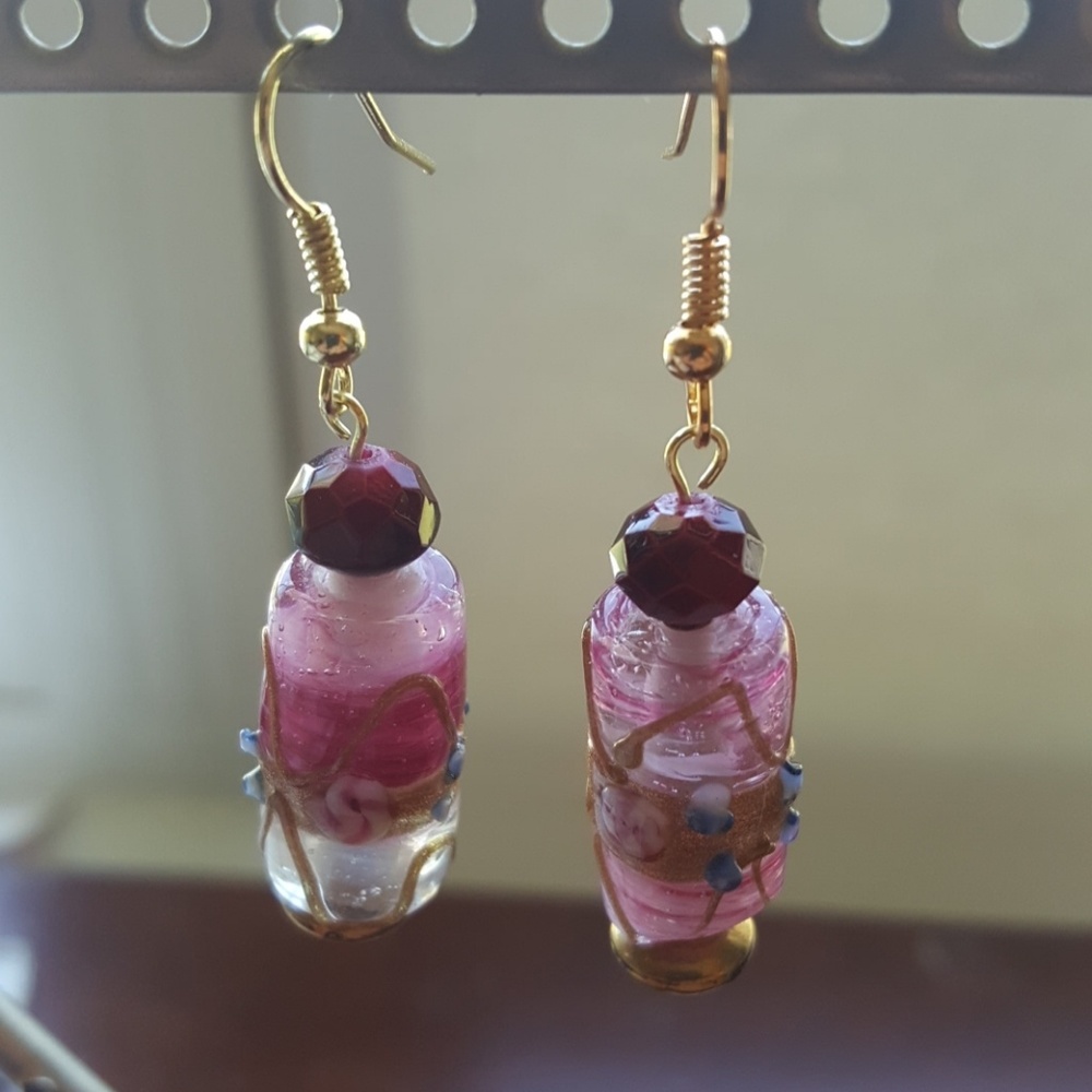 🍦Pink swirl and ♥️Red Garnet statement Earrings⭐️ - Picture 2 of 2
